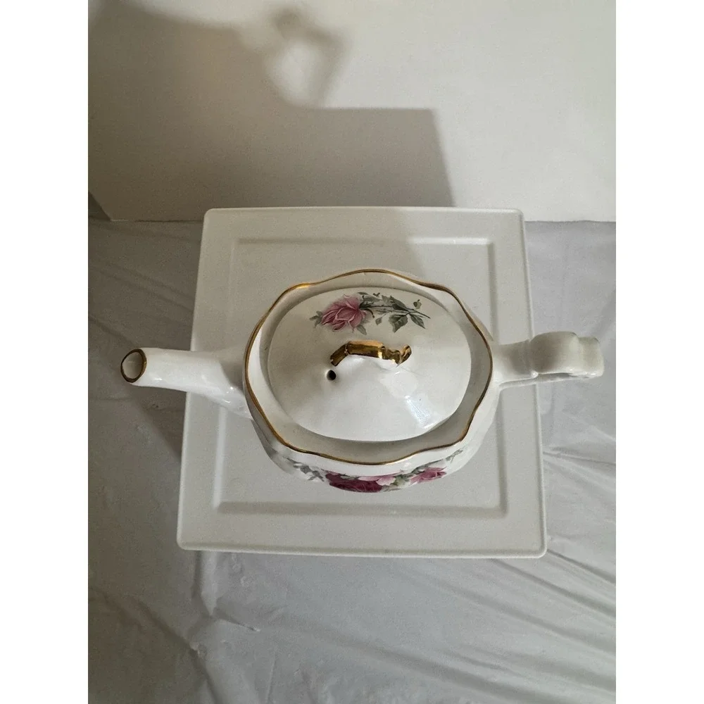 Vintage Arthur Wood Teapot Pink Red Roses Gold Trim England #6304 Ceramic w/Lid